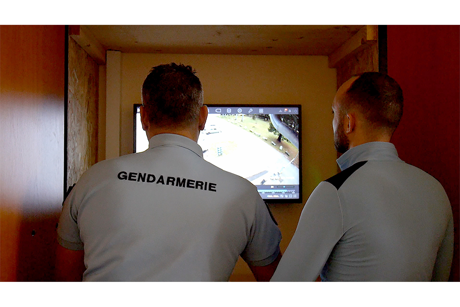 OPJ Cyganek et Julie Poulain, Monitoring, 2019