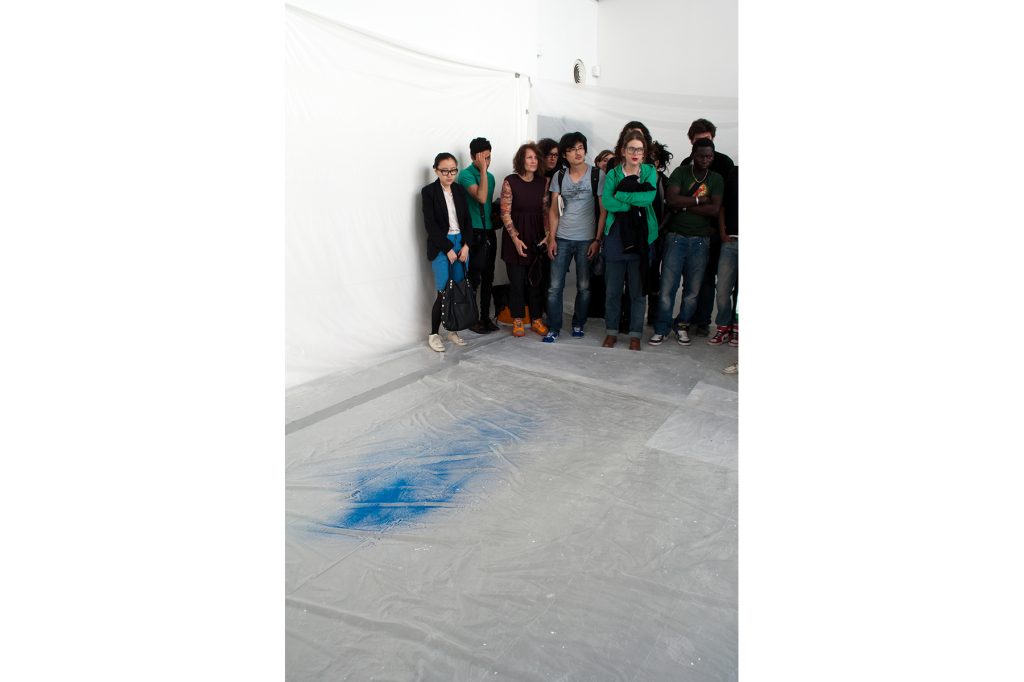 OPJ Cyganek et Julie Poulain,L'œuf, 2011